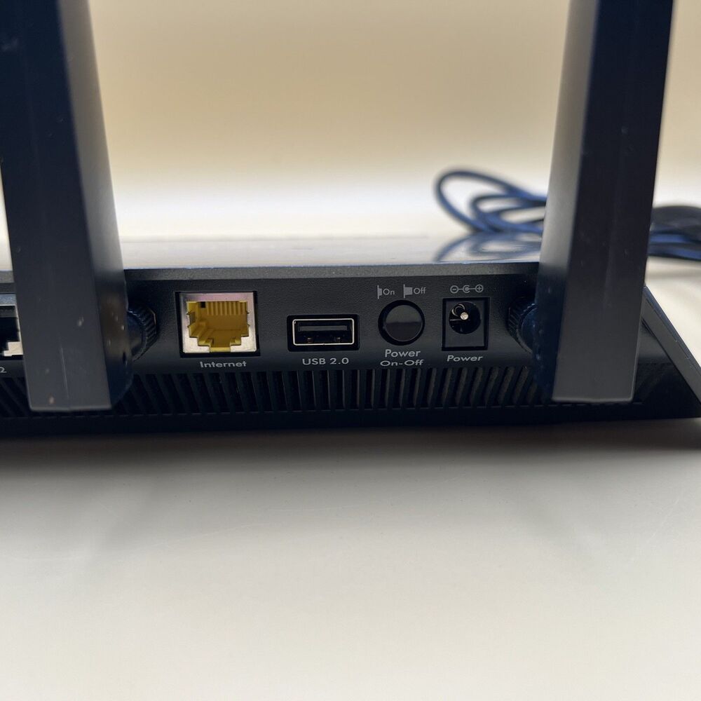 NETGEAR Nighthawk AC1900 Smart WiFi Router (R7000-100NAS)Untested No power Cord - Picture 6 of 6